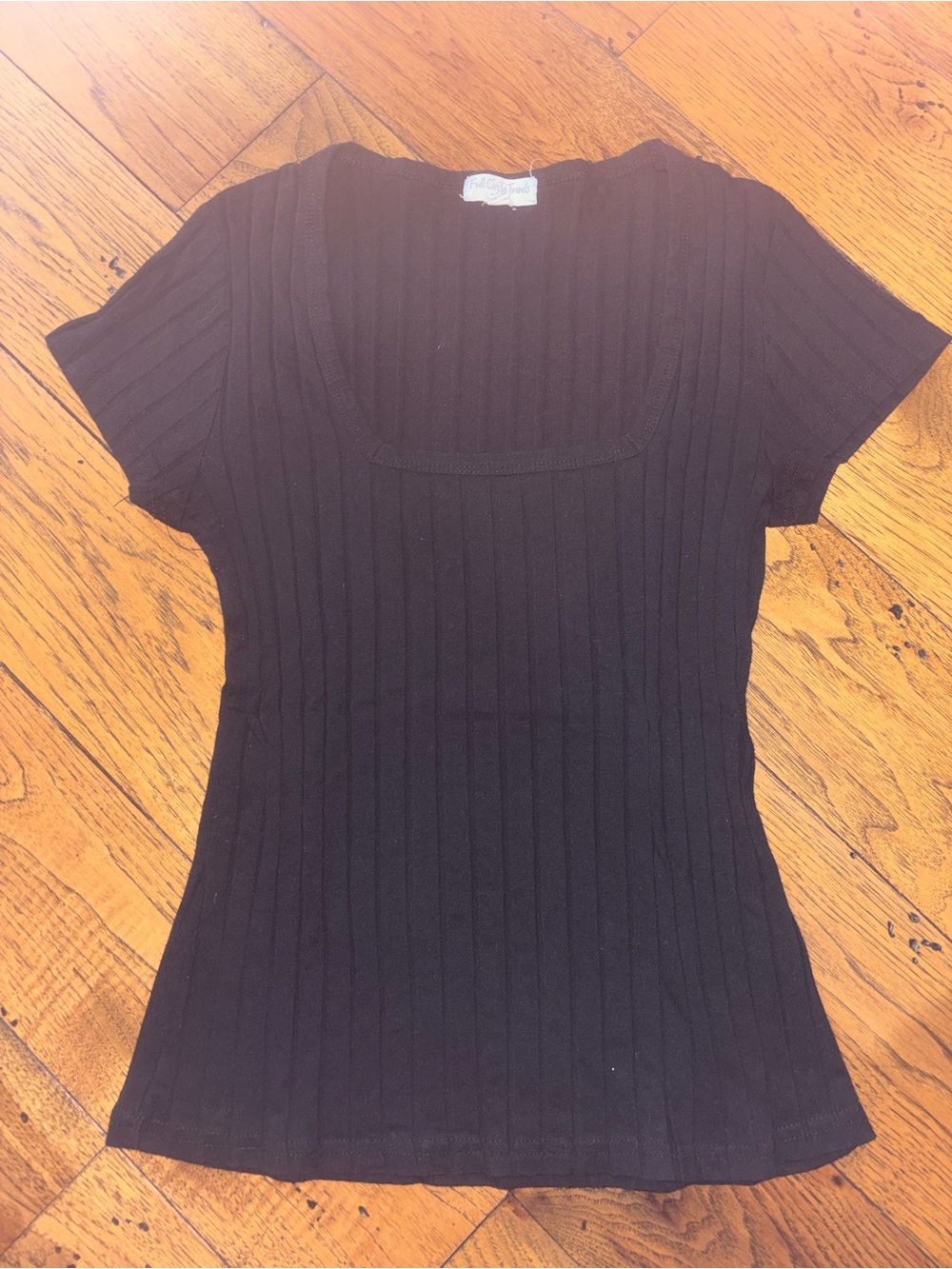 Full Circle Trends Women’s  Black Ribbed Short Sleeve Square-Neck Tee Size Large